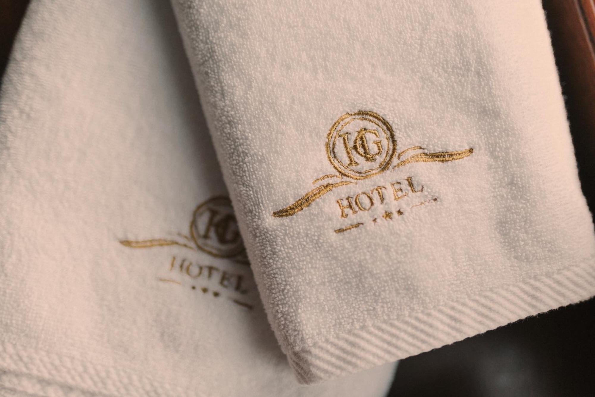 Hg Hotel Toszek Eksteriør bilde