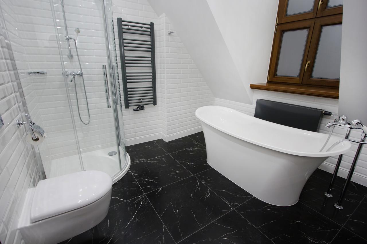 Hg Hotel Toszek Eksteriør bilde
