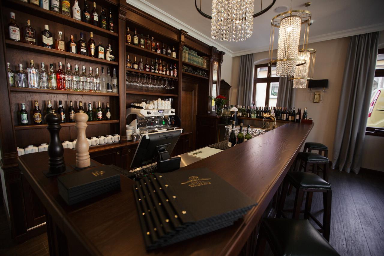 Hg Hotel Toszek Eksteriør bilde