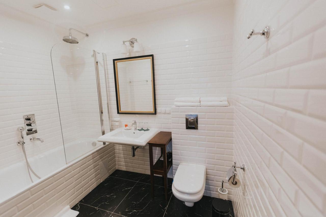 Hg Hotel Toszek Eksteriør bilde